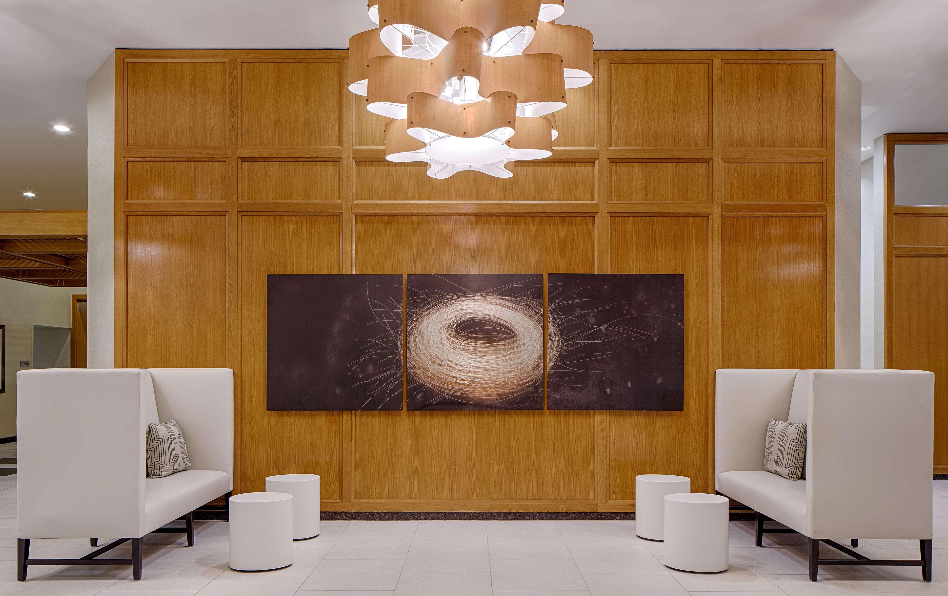 Doubletree By Hilton Hotel Houston Greenway Plaza Экстерьер фото
