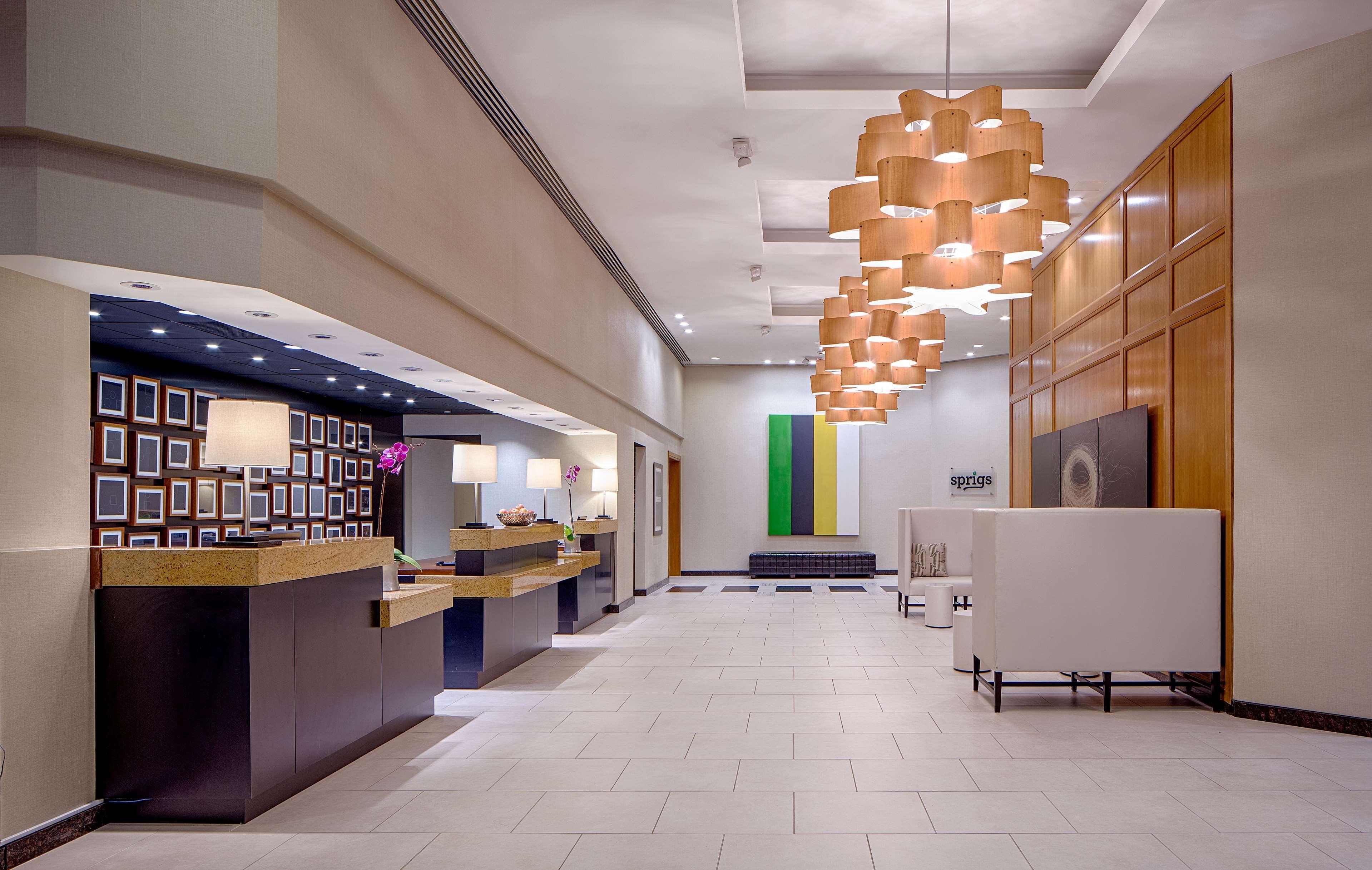 Doubletree By Hilton Hotel Houston Greenway Plaza Экстерьер фото
