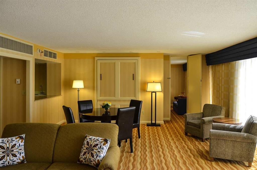 Doubletree By Hilton Hotel Houston Greenway Plaza Экстерьер фото