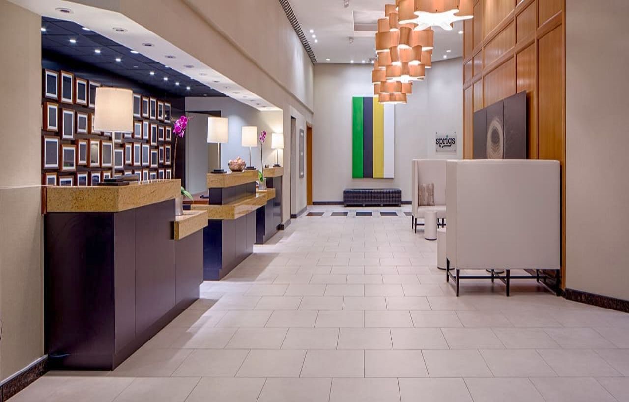 Doubletree By Hilton Hotel Houston Greenway Plaza Экстерьер фото